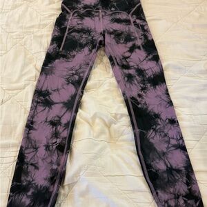lululemon Power Thru High Rise Women’s leggings size 6 in purple and black